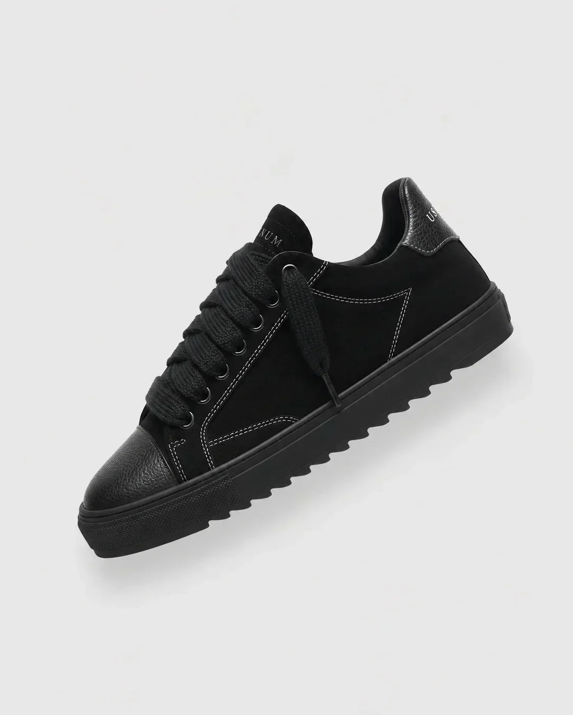 NUM SNEAKER