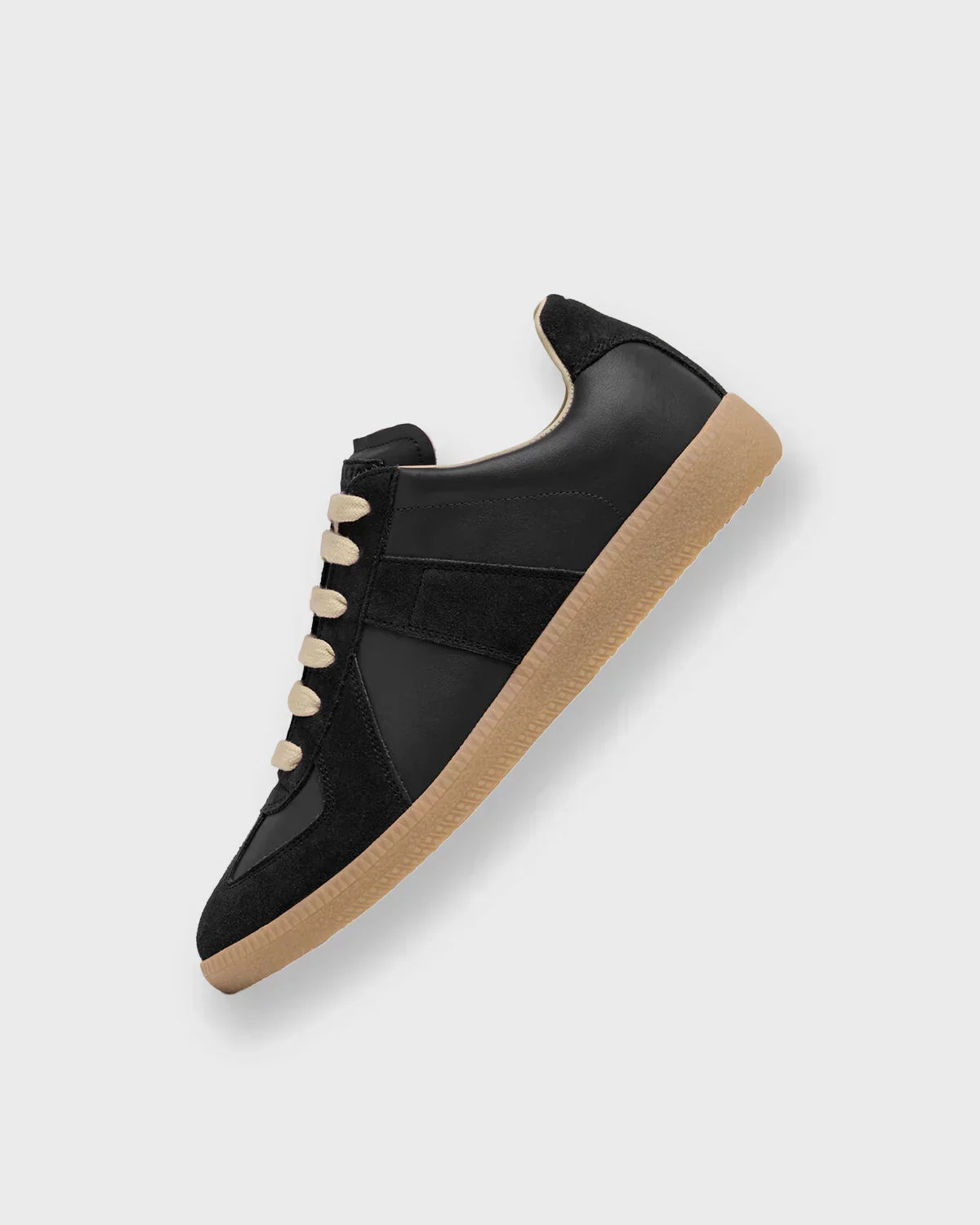 NOVORA SNEAKER