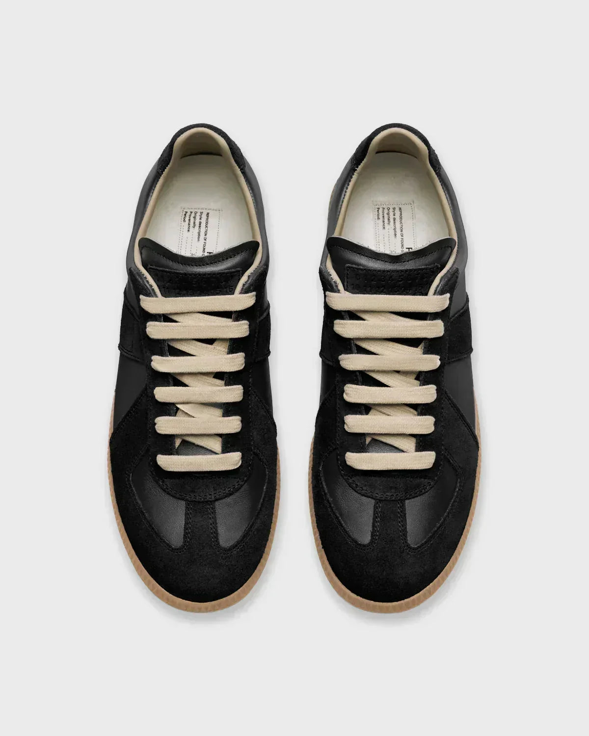NOVORA SNEAKER